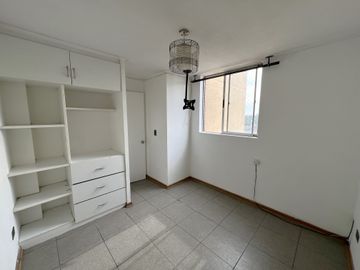 ARRIENDO DEPARTAMENTO CON GASTOS COMUNES INCLUIDOS PISO 5