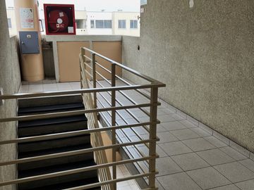 ARRIENDO DEPARTAMENTO CON GASTOS COMUNES INCLUIDOS PISO 5