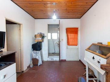 CASA 5 AMBIENTES CON COCHERA PILETA Y QUINCHO