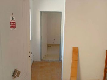 Alquiler local deposito + depto De Dos Ambientes