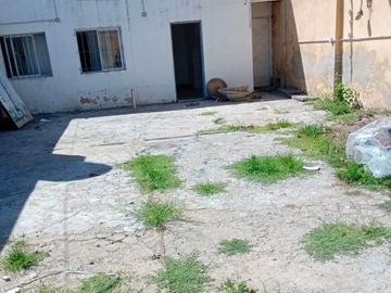 Alquiler local deposito + depto De Dos Ambientes
