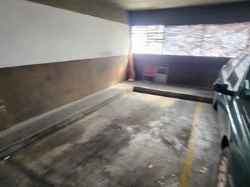 Venta cochera fija  y cubierta en Belgrano