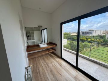 Alquiler casa 5 ambientes El cantón Puerto