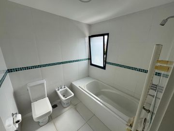 Alquiler casa 5 ambientes El cantón Puerto