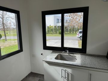 Alquiler casa 5 ambientes El cantón Puerto