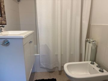 CASA 3 AMBIENTES EN VENTA CON JARDIN SIN EXPENSAS
