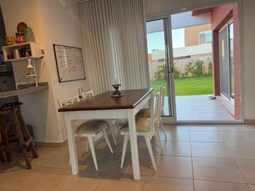 CASA 3 AMBIENTES EN VENTA CON JARDIN SIN EXPENSAS