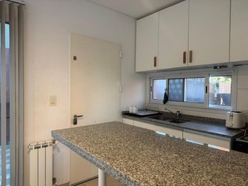 CASA 3 AMBIENTES EN VENTA CON JARDIN SIN EXPENSAS