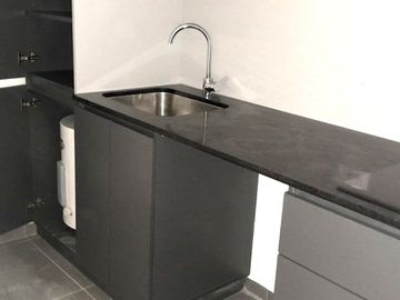 VENTA OFICINA EN BELGRANO A ESTRENAR CON BALCÓN
