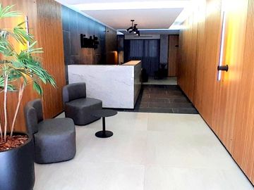 VENTA OFICINA EN BELGRANO A ESTRENAR CON BALCÓN