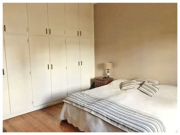 Imponente Casa De Estilo Inglés 6 Amb. En Z. Resid