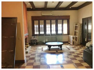 Imponente Casa De Estilo Inglés 6 Amb. En Z. Resid