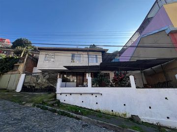 Casa en Venta en Subida Ecuador, Valparaíso.