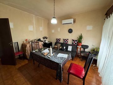 VENTA CASA 4 AMB MAS CARPINTERIA