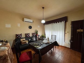 VENTA CASA 4 AMB MAS CARPINTERIA