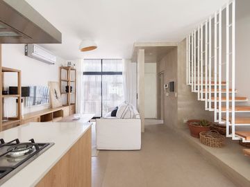 VENTA CASA 4 AMBIENTES PARQUE LELOIR COCHERA
