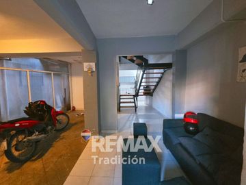 Casa en venta macrocentro 2 habitaciones y cochera