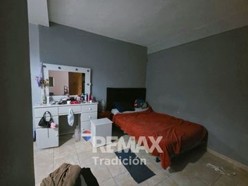 Casa en venta macrocentro 2 habitaciones y cochera