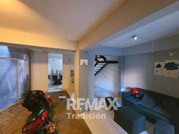 Casa en venta macrocentro 2 habitaciones y cochera