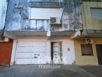 Casa en venta macrocentro 2 habitaciones y cochera