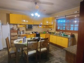 Remax Vende Casa-Chalet en Rivadavia
