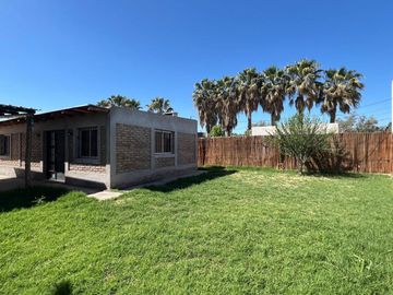 CASA CON PISCINA, BARRIO ROSA MOSQUETA, GUAYMALLÉN