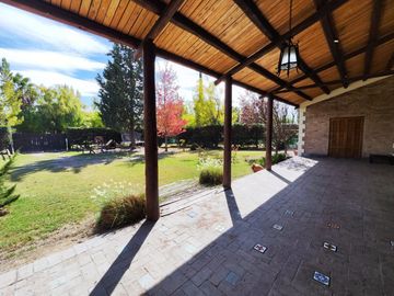 VENTA CASA EN B. LOS LIRIOS CORRALITOS GUAYMALLEN.