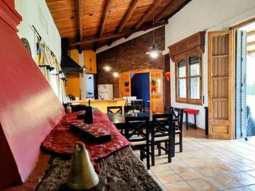 VENTA CASA EN B. LOS LIRIOS CORRALITOS GUAYMALLEN.