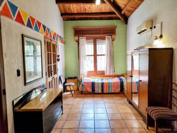 VENTA CASA EN B. LOS LIRIOS CORRALITOS GUAYMALLEN.