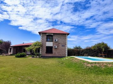 VENTA CASA EN B. LOS LIRIOS CORRALITOS GUAYMALLEN.