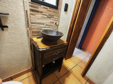 VENTA CASA EN B. LOS LIRIOS CORRALITOS GUAYMALLEN.