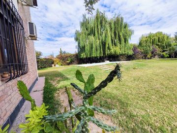 VENTA CASA EN B. LOS LIRIOS CORRALITOS GUAYMALLEN.