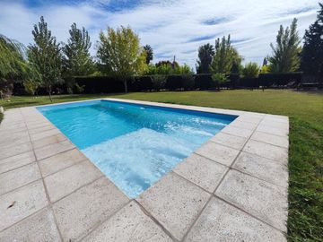 VENTA CASA EN B. LOS LIRIOS CORRALITOS GUAYMALLEN.