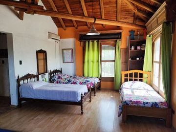 VENTA CASA EN B. LOS LIRIOS CORRALITOS GUAYMALLEN.