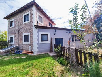 VENTA CASA EN B. LOS LIRIOS CORRALITOS GUAYMALLEN.