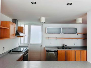 Casa en renta en Jardines Vallarta, Zapopan | 3 rec., alberca