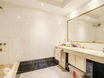 Casa 3 Dormitorios Jardín y Pileta - Saavedra 2300 - Barrio Cura Rosario | Venta