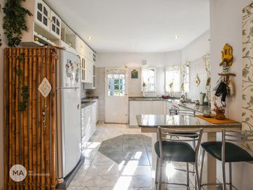 Casa 3 Dormitorios Jardín y Pileta - Saavedra 2300 - Barrio Cura Rosario | Venta