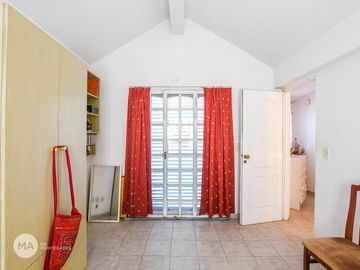 Casa 3 Dormitorios Jardín y Pileta - Saavedra 2300 - Barrio Cura Rosario | Venta