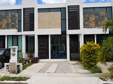 CASA EN RENTA EN CAUCEL LA CIUDADELA