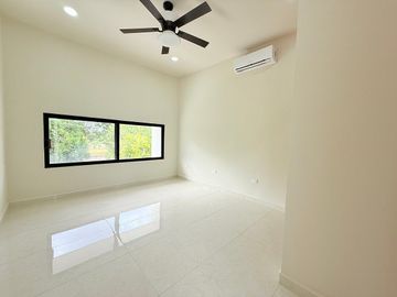 EN VENTA CASA DE 4 RECÁMARAS + FAMILY ROOM DENTRO DE PRIVADA ALTOZANO