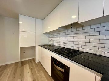 VENTA - Departamento Dúplex Dos Dormitorios, Balcón Aterrazado. Amenidades. Centro, Rosario
