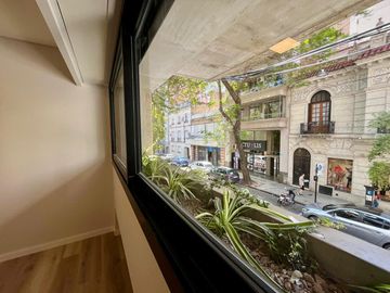 VENTA - Departamento Dúplex Dos Dormitorios, Balcón Aterrazado. Amenidades. Centro, Rosario