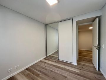 VENTA - Departamento Dúplex Dos Dormitorios, Balcón Aterrazado. Amenidades. Centro, Rosario