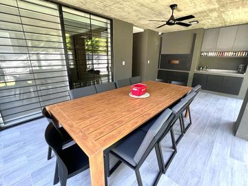 Casa a estrenar 3 dormitorios, galería, patio - Morrison 8900 - Fisherton Rosario | Venta