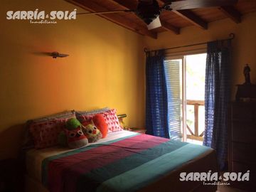 Casa reciclada en venta en Tigre Centro, 4 ambientes con jardín, pileta y parrilla