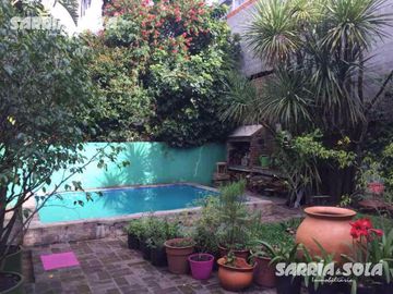 Casa reciclada en venta en Tigre Centro, 4 ambientes con jardín, pileta y parrilla