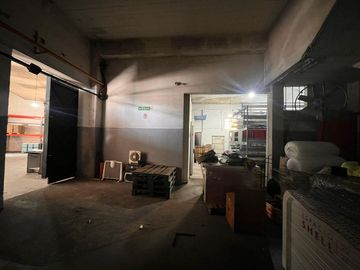 Depósito s/ importante Av. con inmejorable ubicación logística.