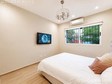 PH de 4 ambientes con Terraza, Quincho y Parilla en Flores