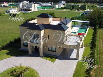 Casa con pileta en venta - Fincas del Alba, Canning, Ezeiza